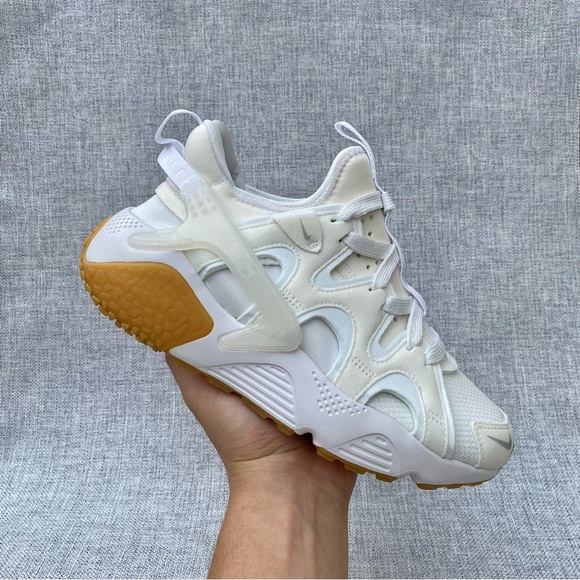 Nike Shoes - Nike Air Huarache Craft Women's Size 7